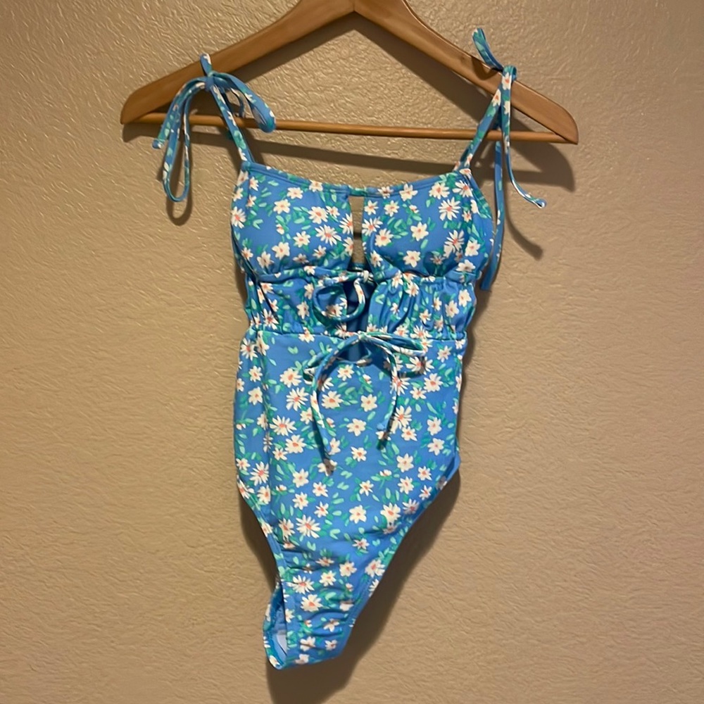 XHILARATION One Piece Swimsuit